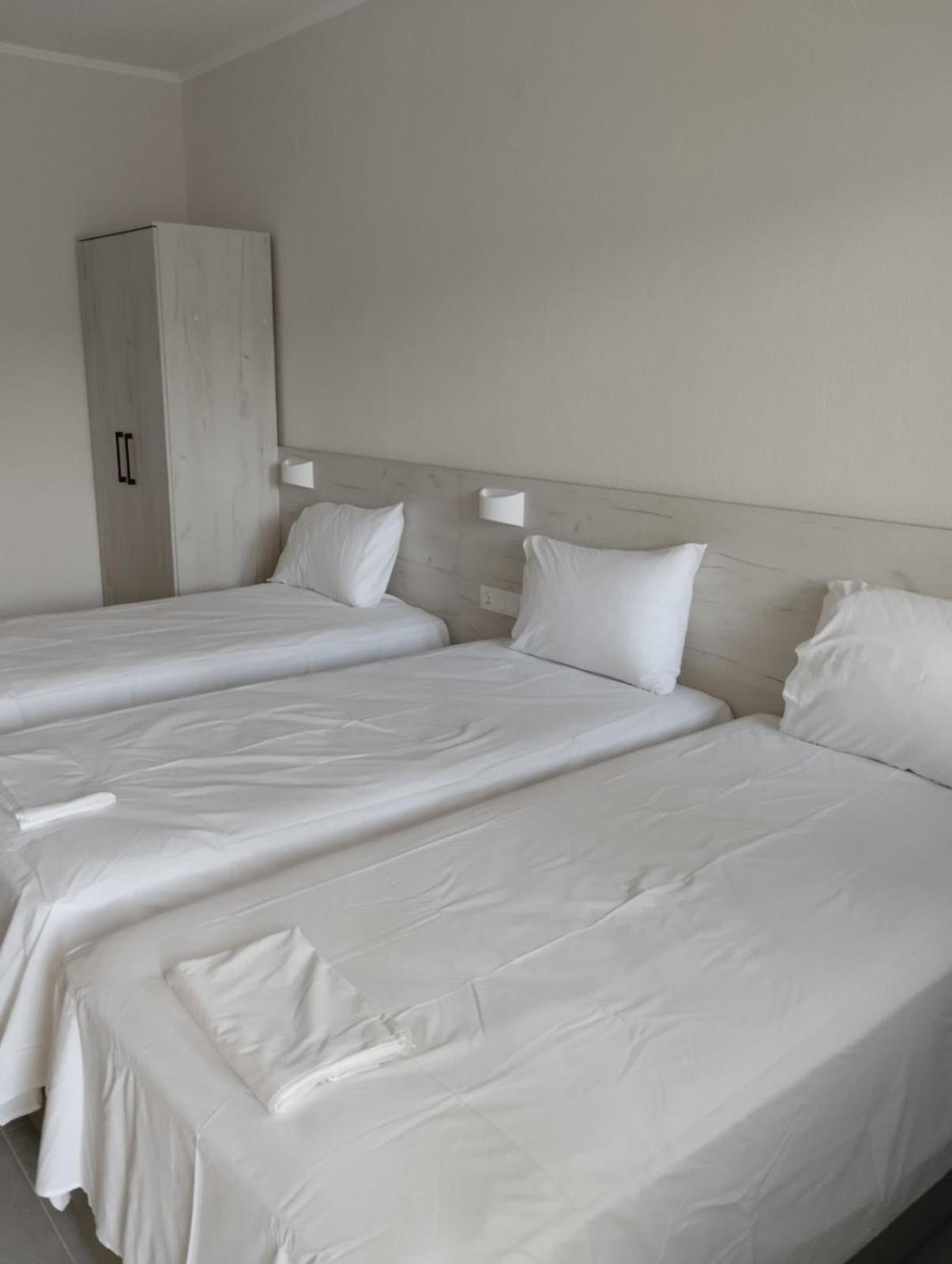 Daniela Apartments Néa Róda Eksteriør bilde