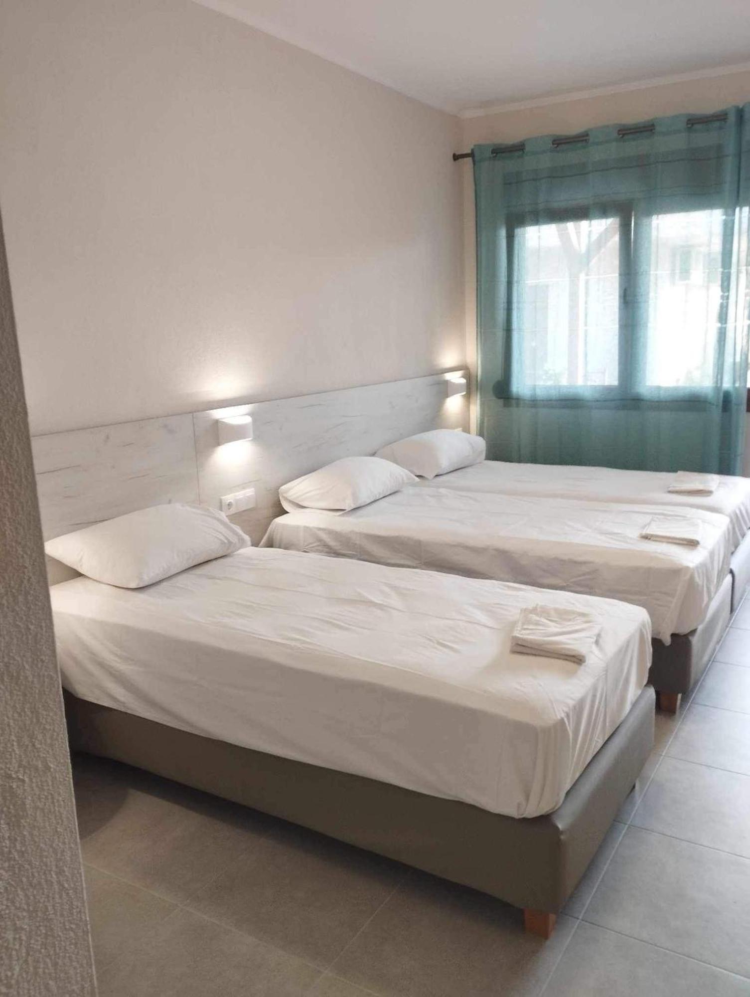 Daniela Apartments Néa Róda Eksteriør bilde